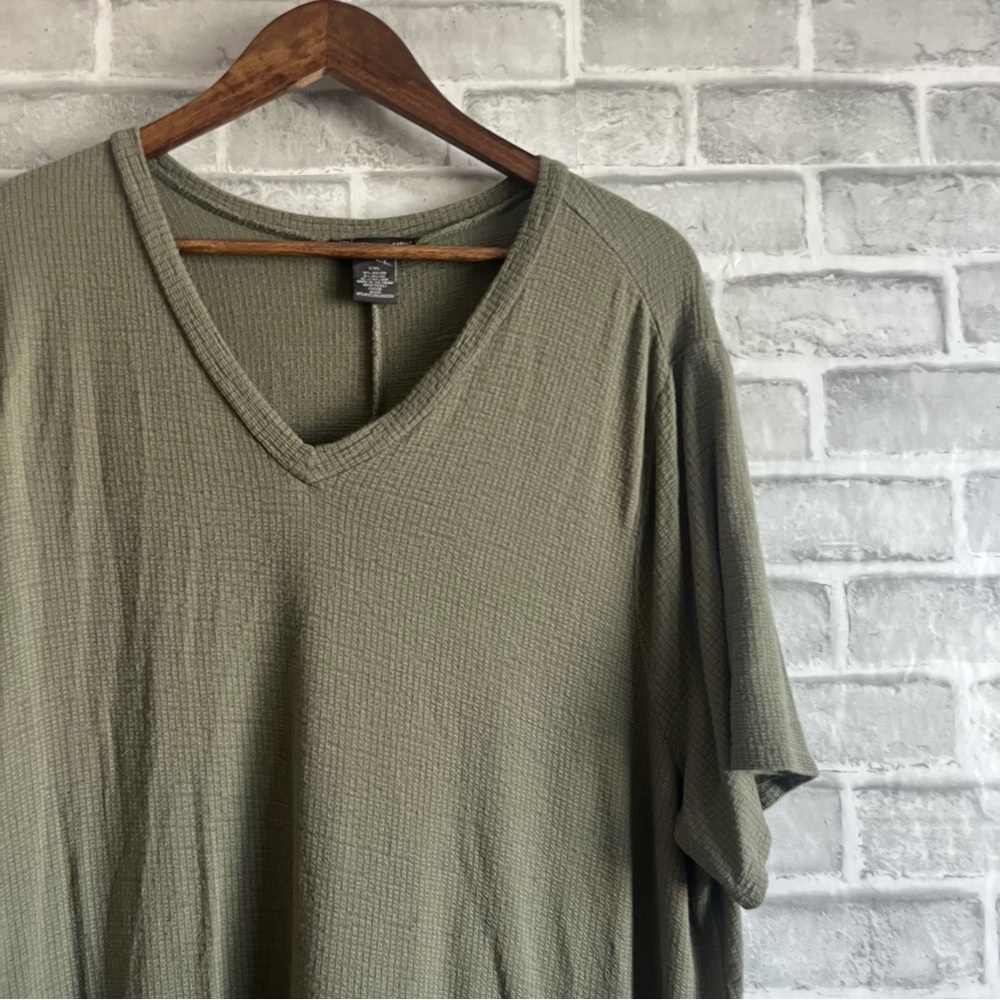 Adrianna Papell Olive Short Sleeve Tee - Picture 2 of 6